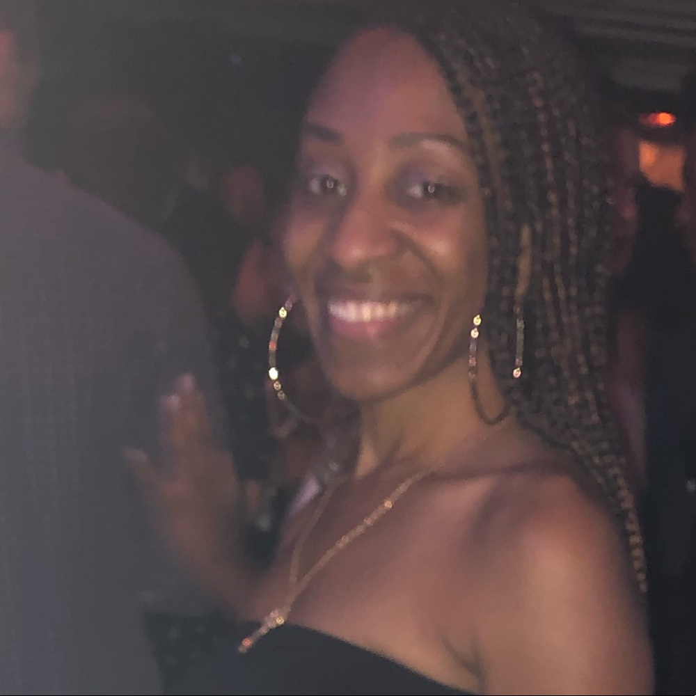 Meet your Posher, Monique
